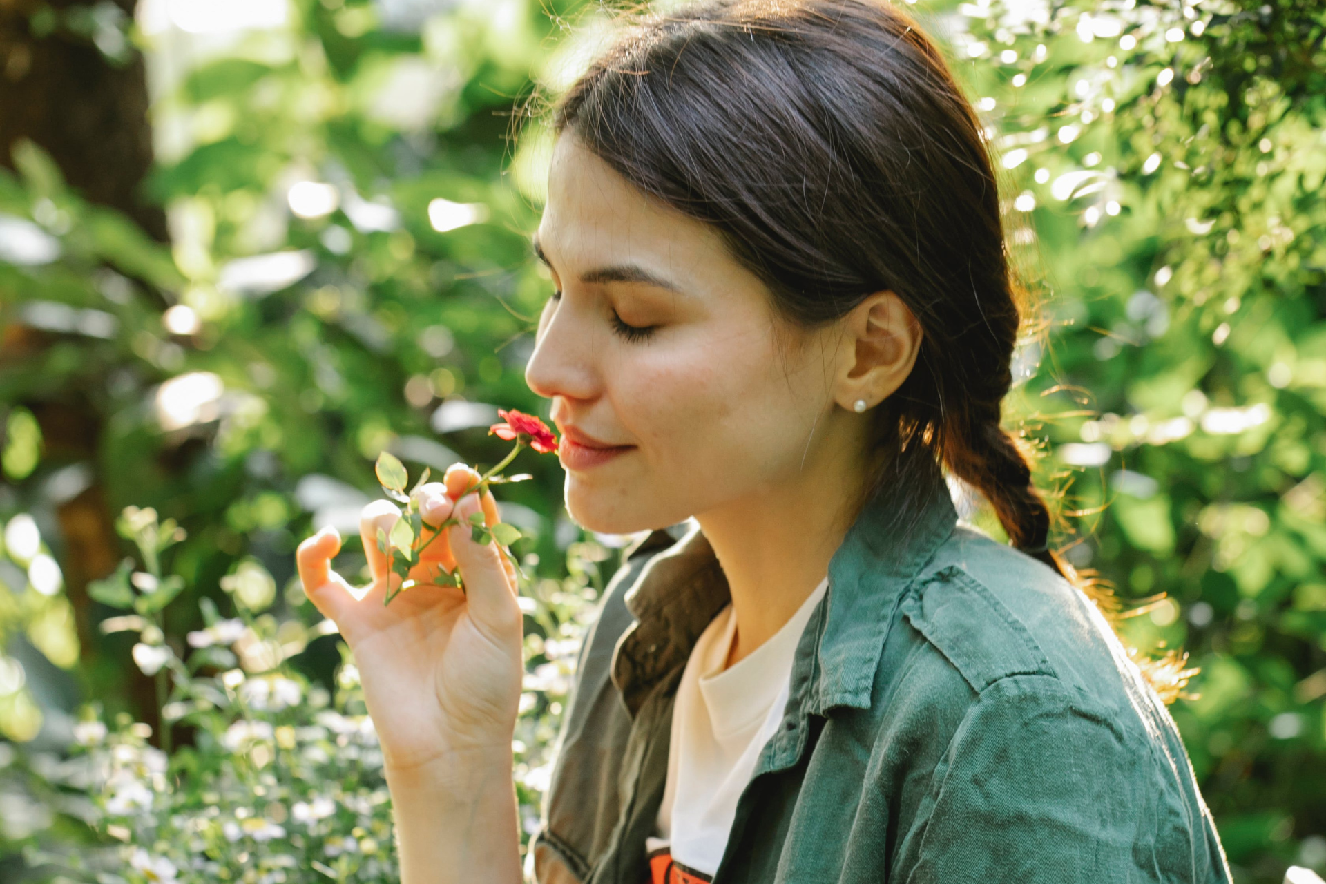 Practicing mindfulness “connecting” with nature